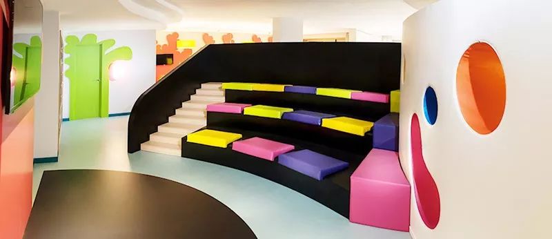 1558605030435685.jpg 銘田新材料:MT·Spradling高性能功能面料的專業(yè)供應(yīng)商