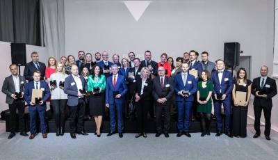 HITCH? - A DIAMOND IN THE FURNITURE INDUSTRY