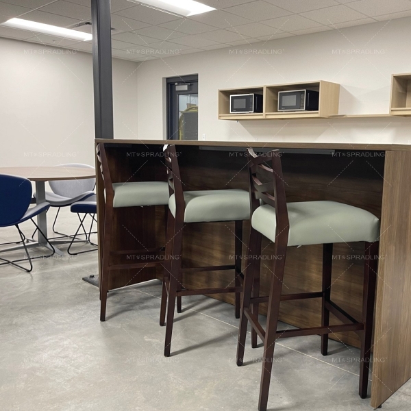 Indiana Furniture 休息室