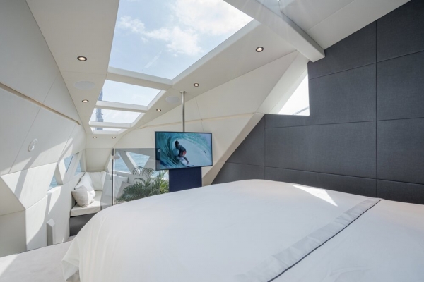 Hanstaiger?Trimaran X1